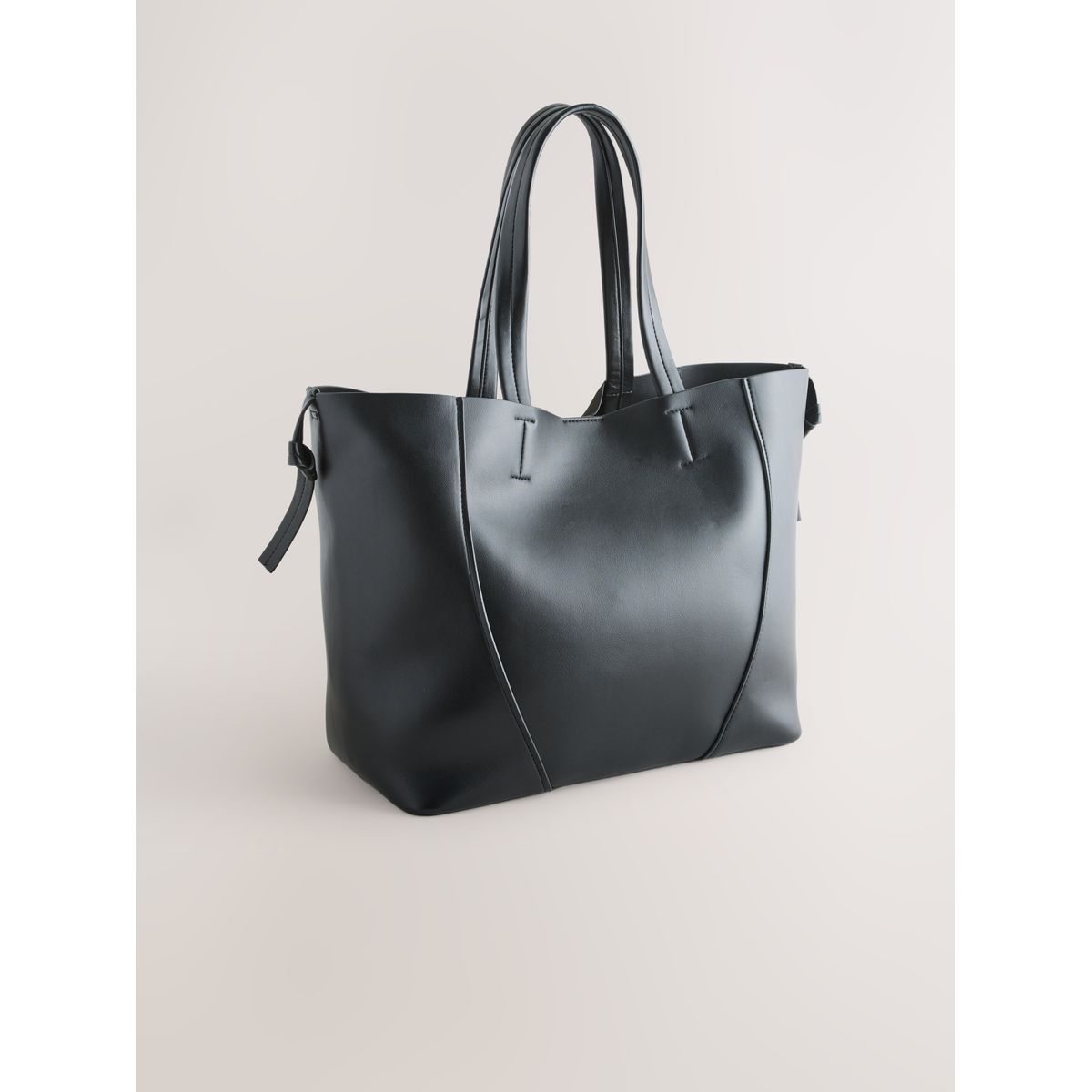 Sac porté épaule en suédine à breloques noir, NEXT
