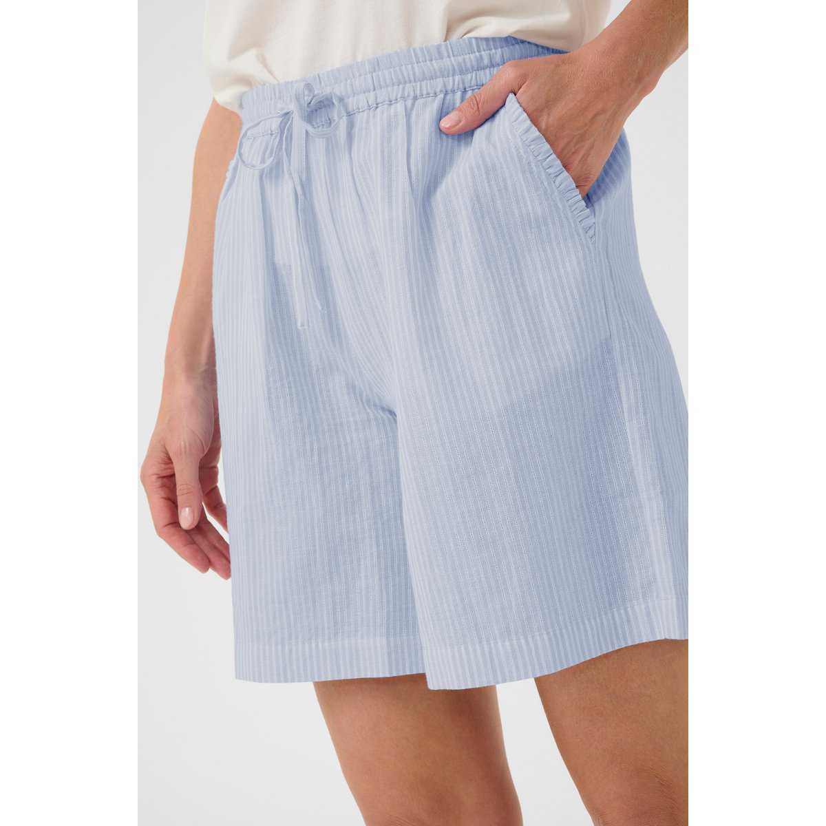 Shorts casual bleu kentucky blue, CREAM