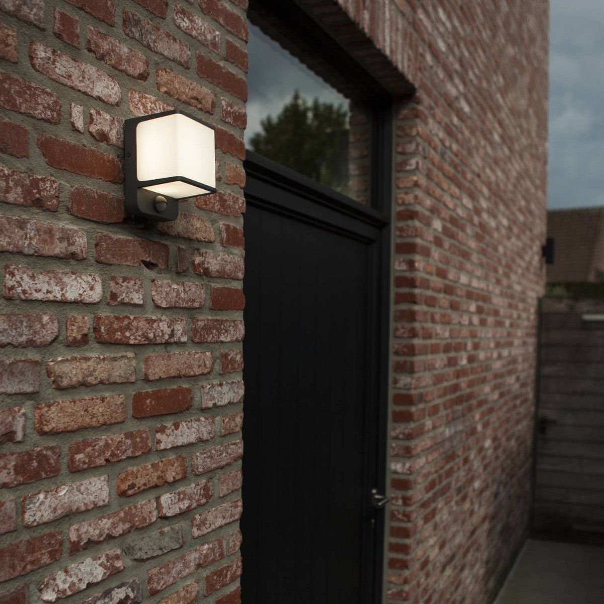 Applique murale d'extérieur sur secteur avec détecteur de mouvement DOBLO GREY SENSOR aluminium gris LED blanc chaud H14,6cm dark grey, LUMISKY