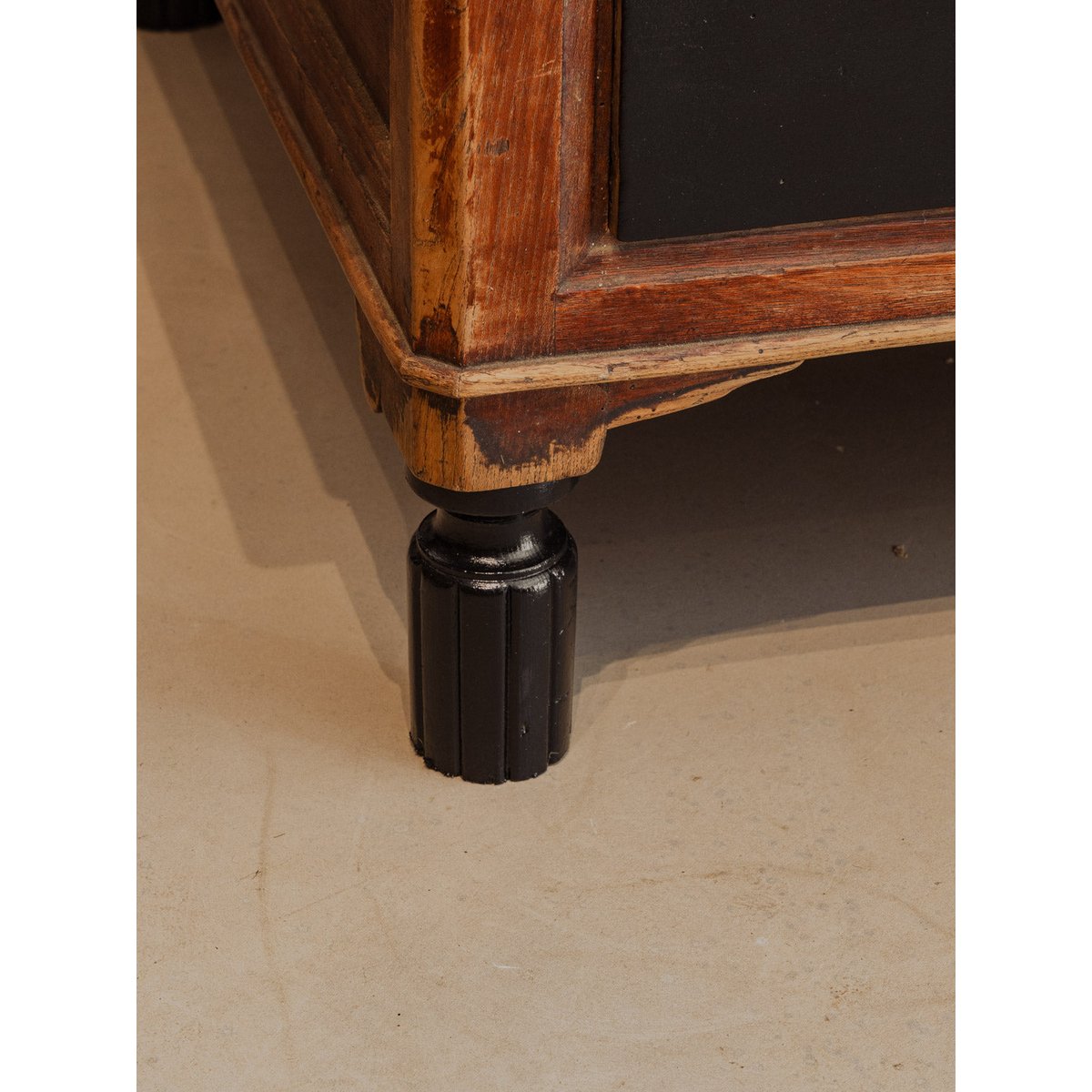 Table basse en bois Léonie N°882 - Bon état bois foncé, DEBONGOUT