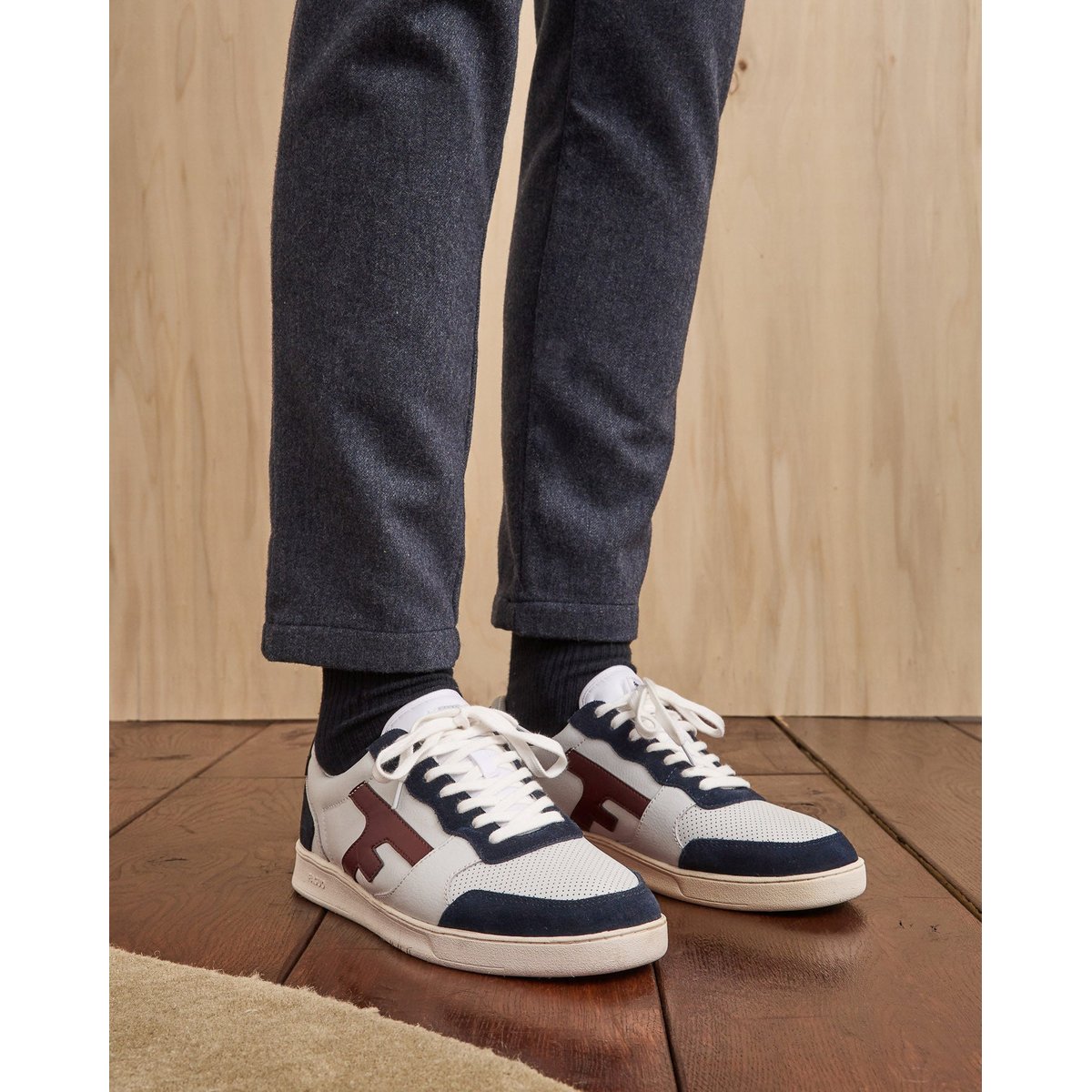 Baskets basses cuir suede HAZEL blanc et bleu marine, FAGUO