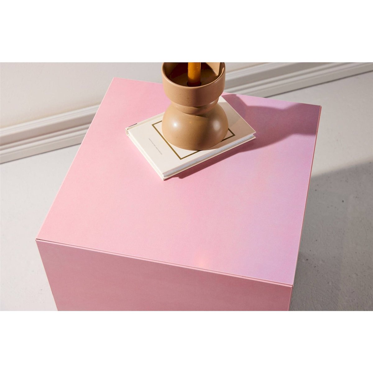 Table basse carrée en bois DISPECT rose, RECOLLECTION