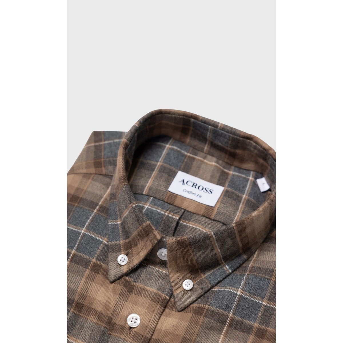 Chemise Confort fit à grands carreaux en flanelle marron foncé, ACROSS