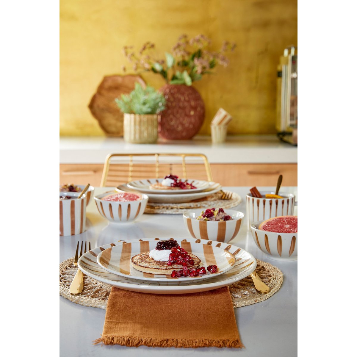 Assiette à petit-déjeuner en grès marron D20 brun, MICA DECORATIONS