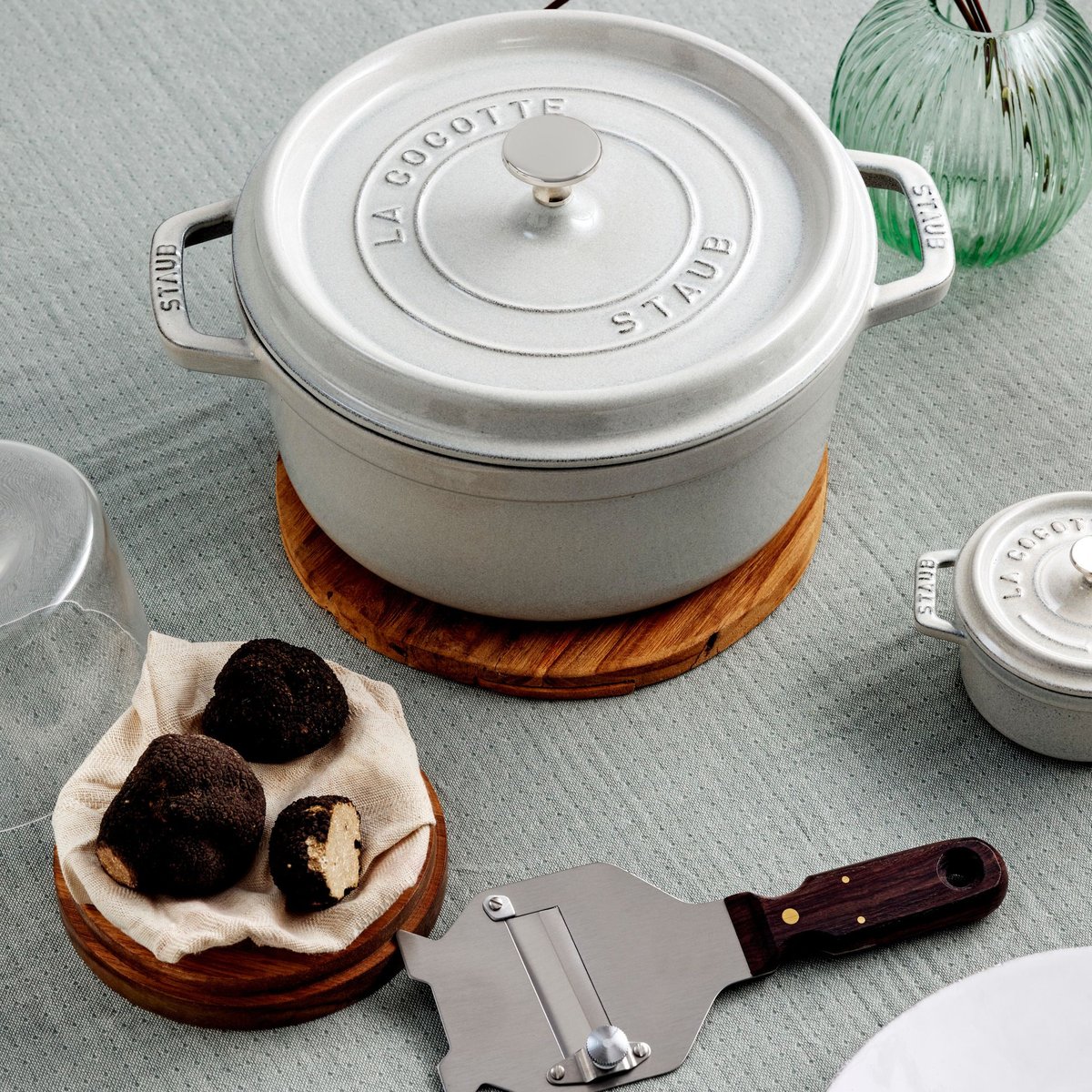 Cocotte ronde 26 cm Truffe blanche truffe blanche, STAUB