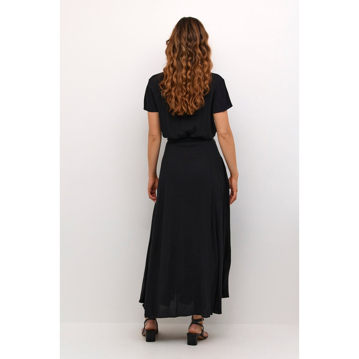 Dress noir, SOAKED IN LUXURY