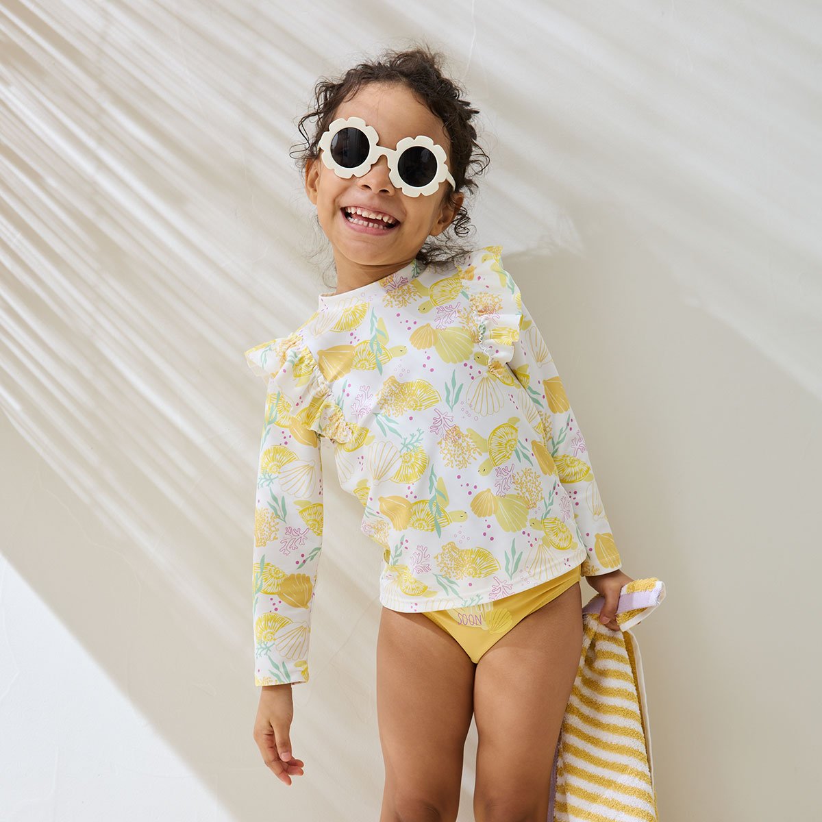 Maillot de bain bébé 2 pièces t-shirt de protection UV et culotte Porticcio jaune, PETIT BEGUIN