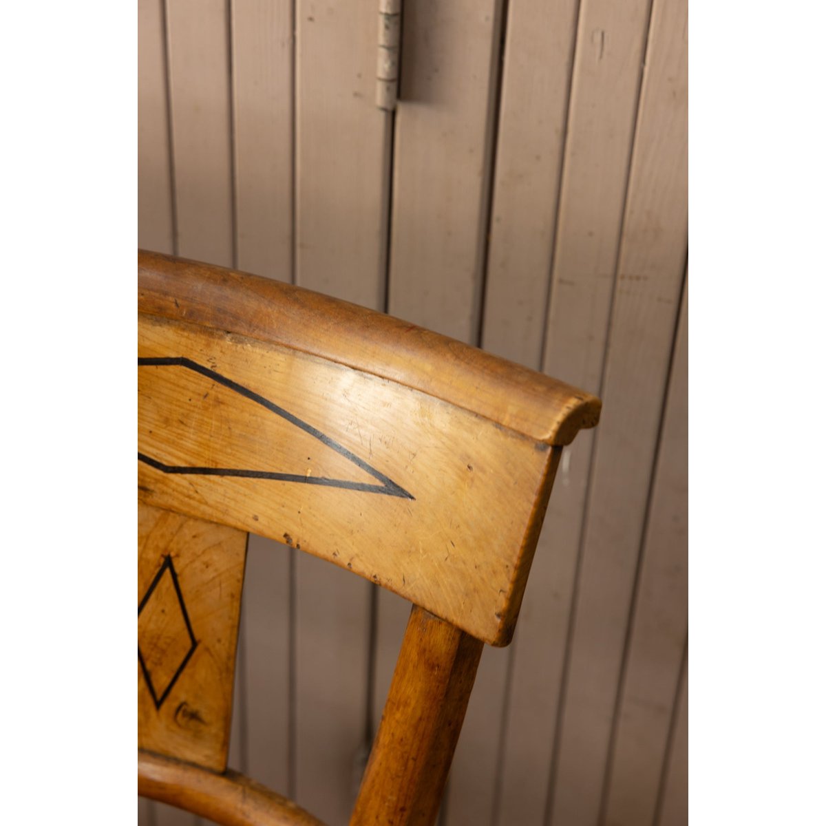 Lot de 6 chaises en cannage et bois sculpté Claude N°1613 - Bon état bois clair, DEBONGOUT