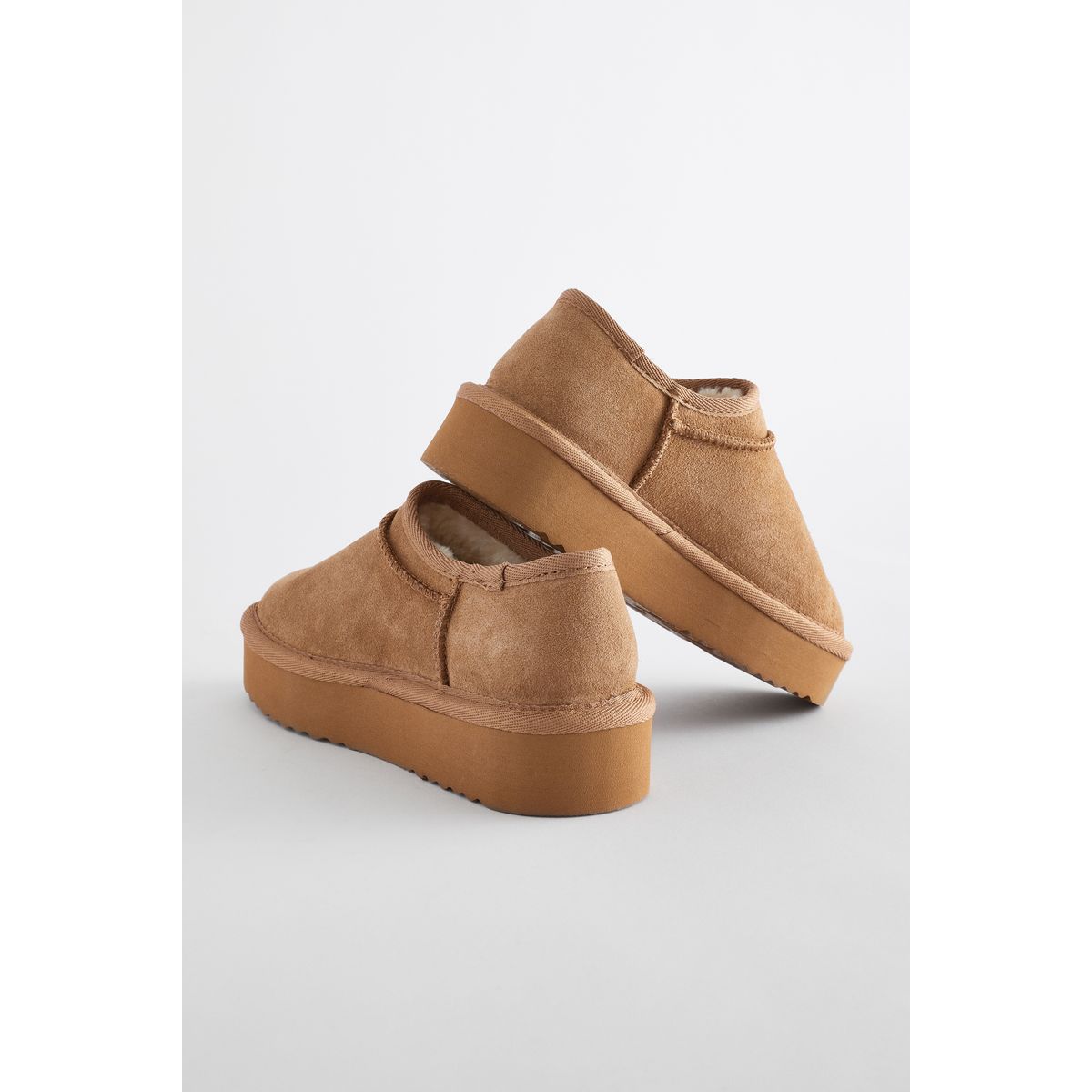 Chaussures en daim à semelle plateforme marron fauve, NEXT