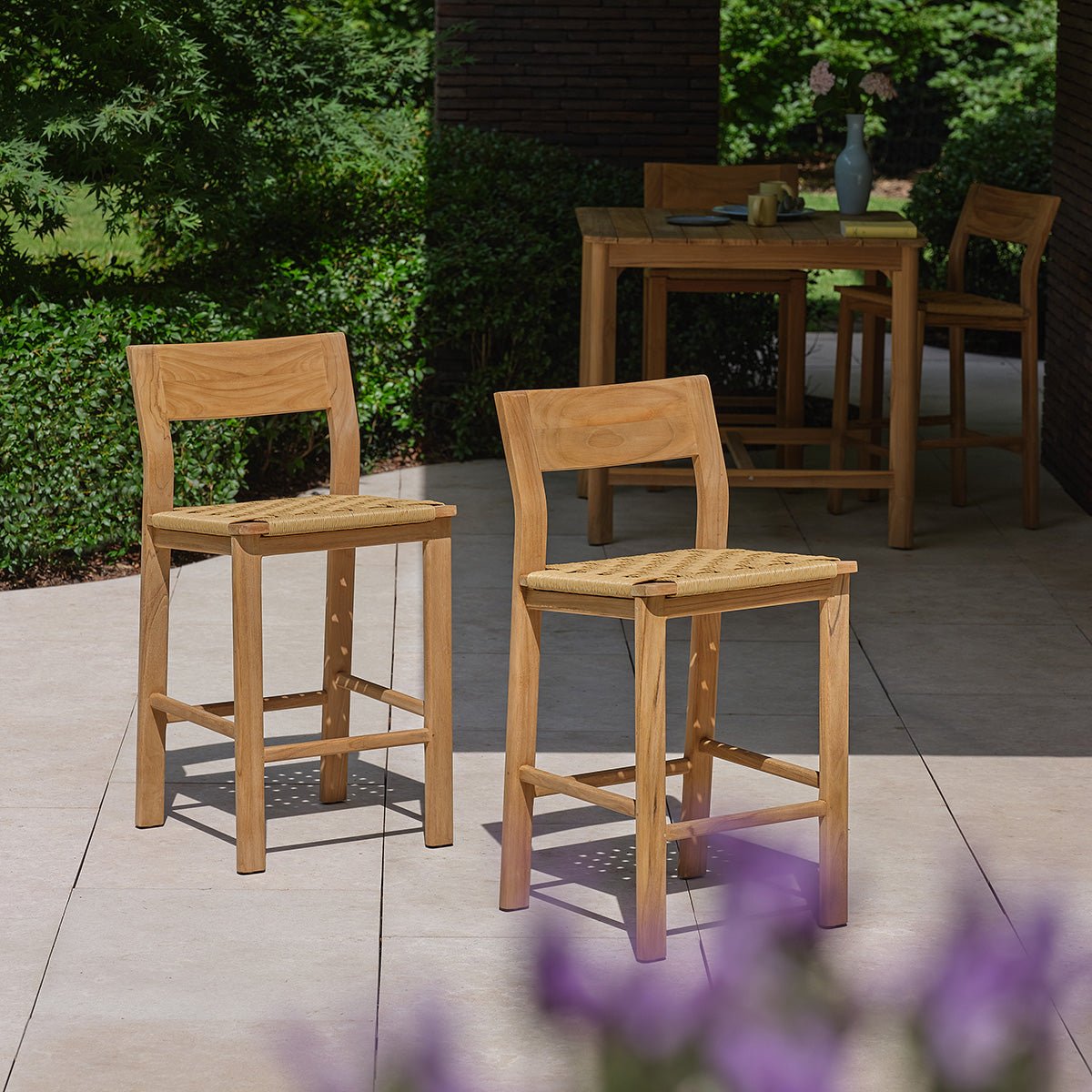 Lot de 2 chaises de bar de jardin en teck PIANA naturel, BERAH GETAH