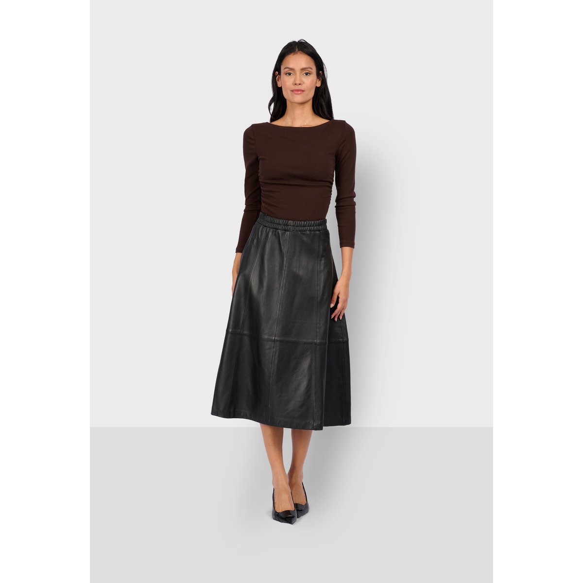Jupe midi à taille élastiquée NAHEE noir, OAKWOOD