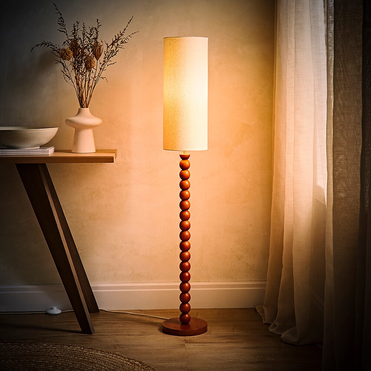 Wiley Walnut Bobbin Floor Lamp with Tall Linen Shade natural, SO'HOME