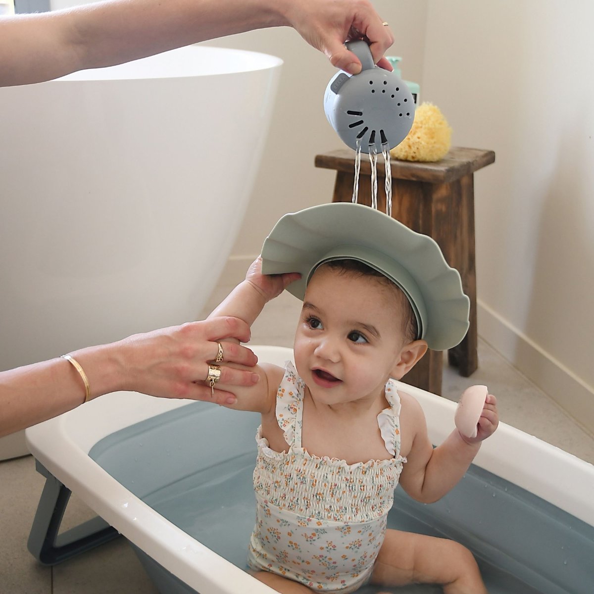 Visière de bain bébé en silicone vert brumeux, BEABA