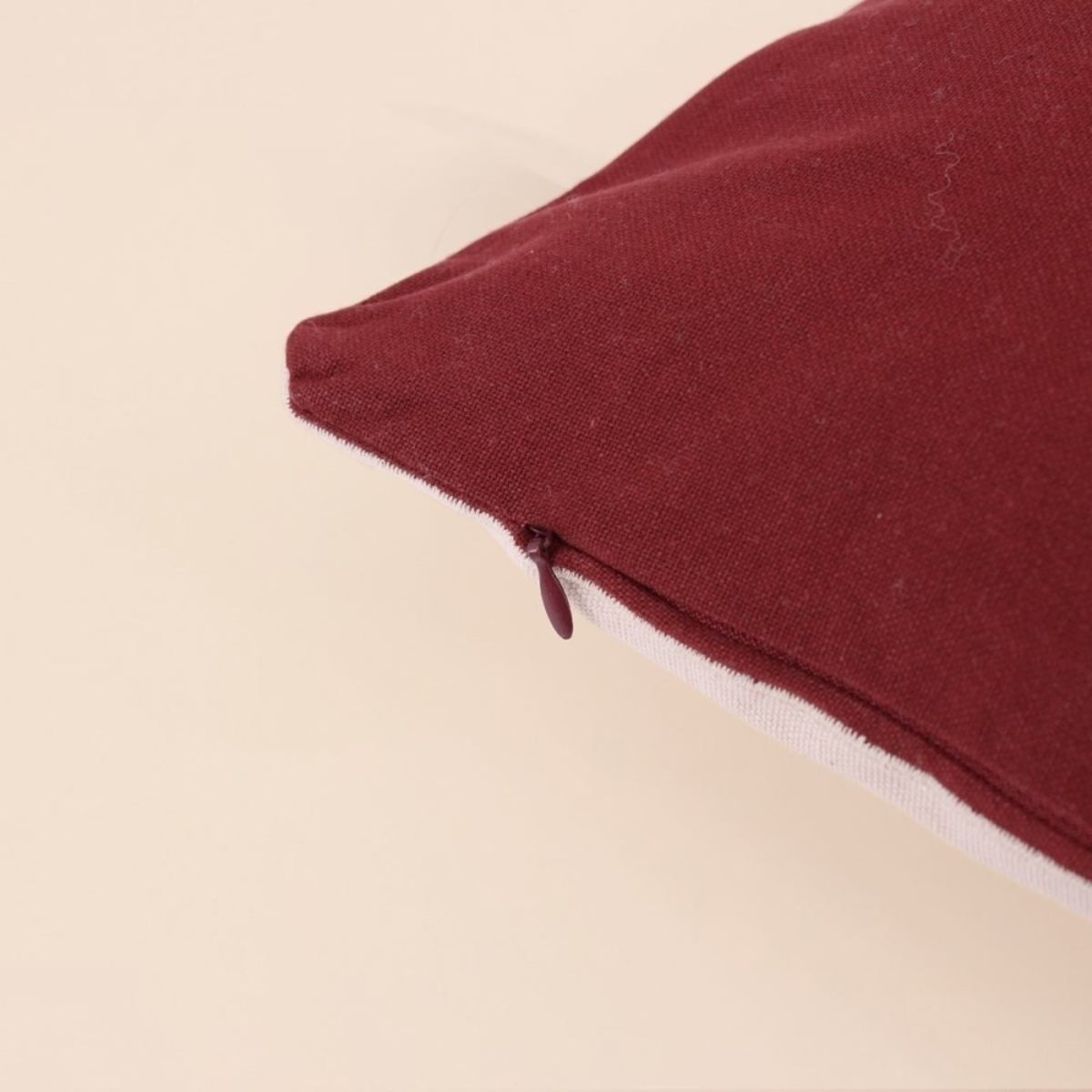 Coussin brodé motifs géométriques 30x50cm bordeaux, ORNAMI