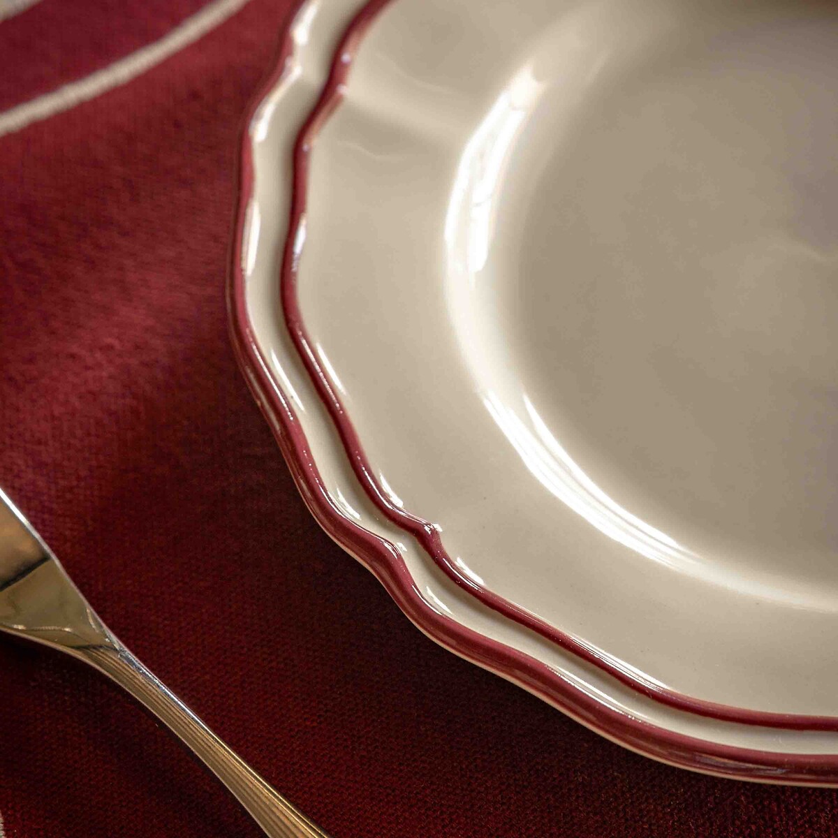 Set of 4 Heritage Scallop Dessert Plates cream, ÉDITÉ