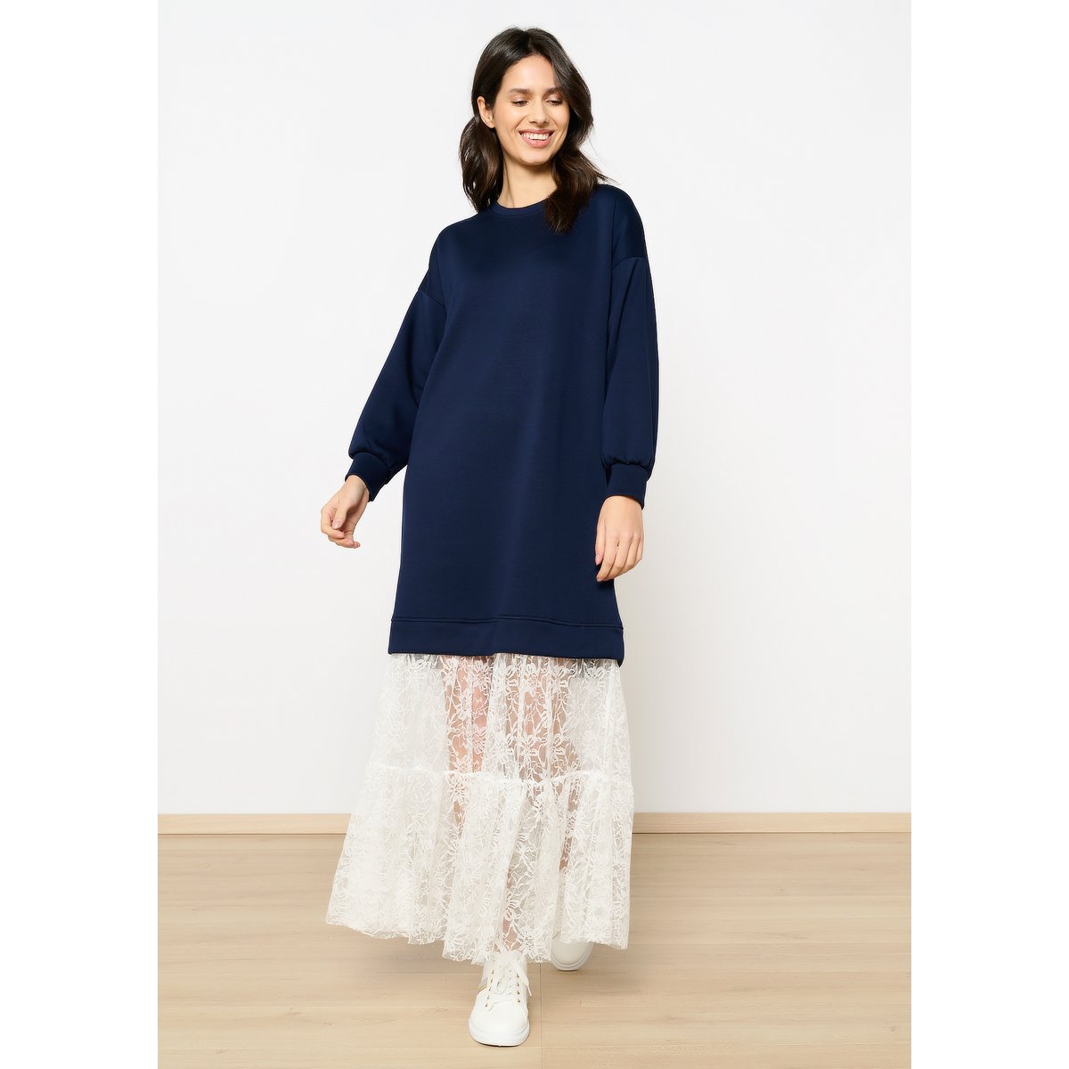 Robe sweat avec dentelle bleu marine, LOLALIZA