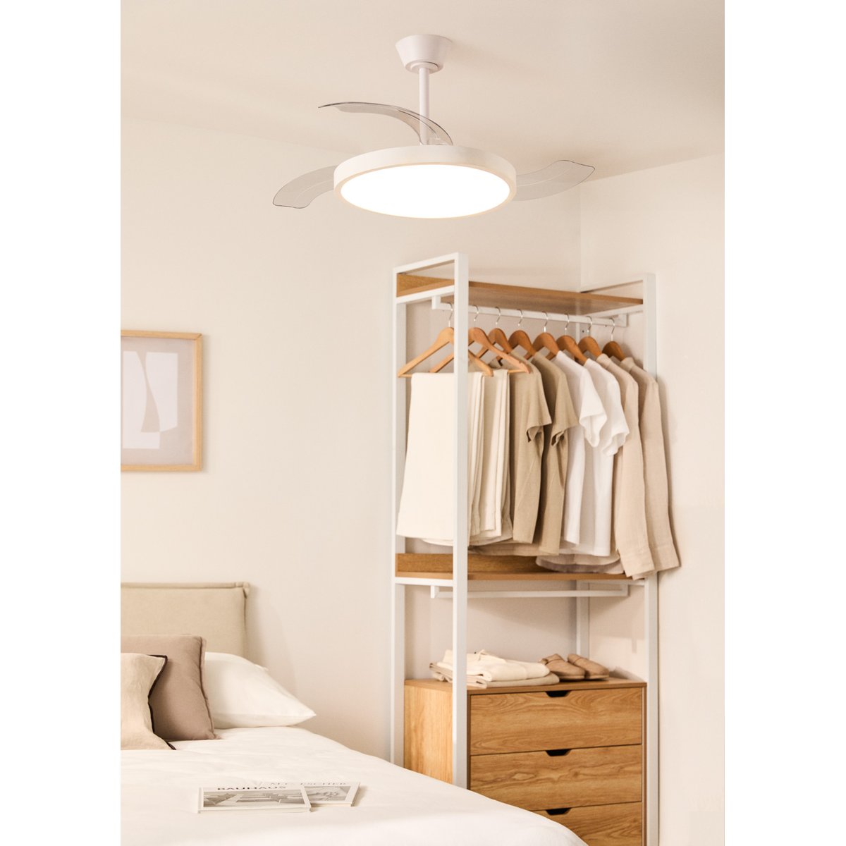 Ventilateur de plafond 40W silencieux avec lumiére et Wi-Fi WIND CLEAR STUDIO blanc/transparent, CREATE