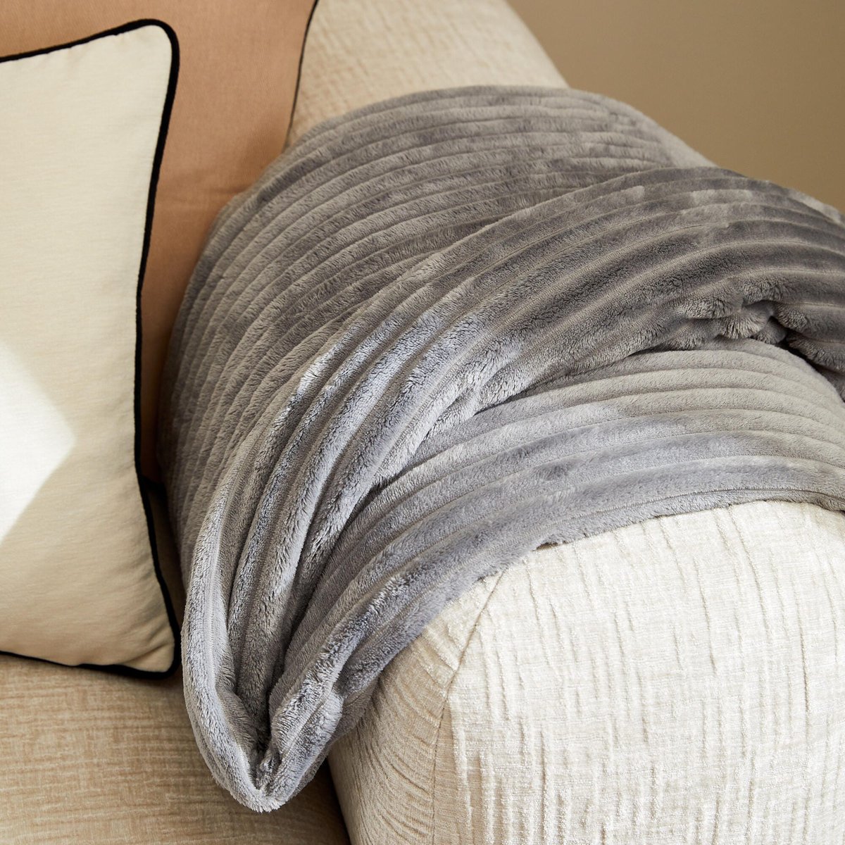 Plaid en polyester, LENA gris, INSPIRE