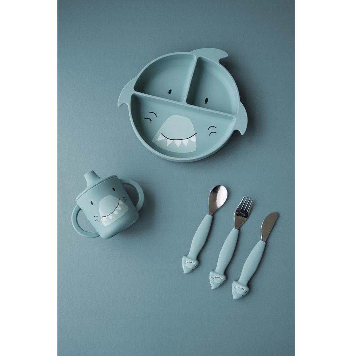 Tasse d'apprentissage en silicone gris, TRIXIE