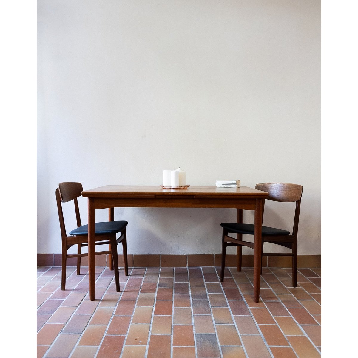 Table à manger à rallonge Karla N°1234 - Bon état bois foncé, DEBONGOUT