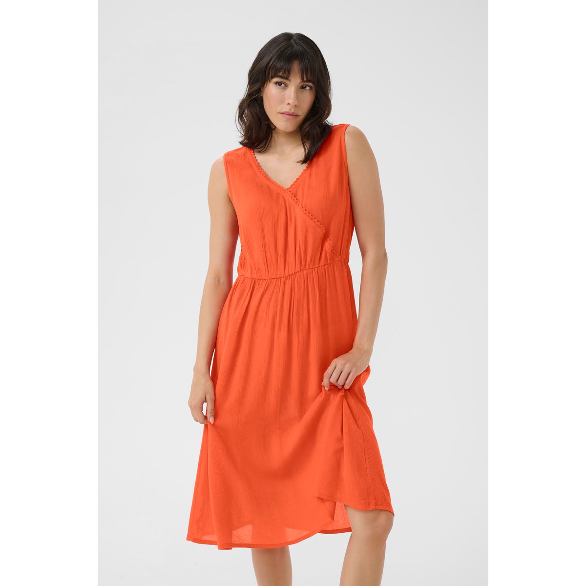 Robe rouge grenadine, KAFFE