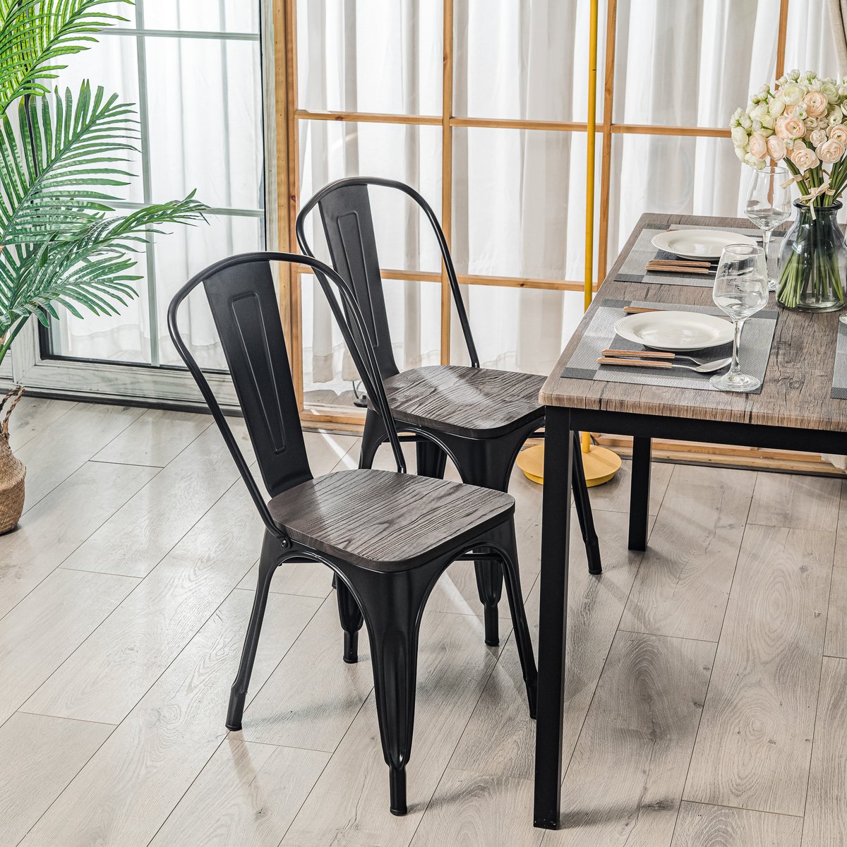 Lot de 4 chaises en métal et bois, NASH noir, NORDLYS