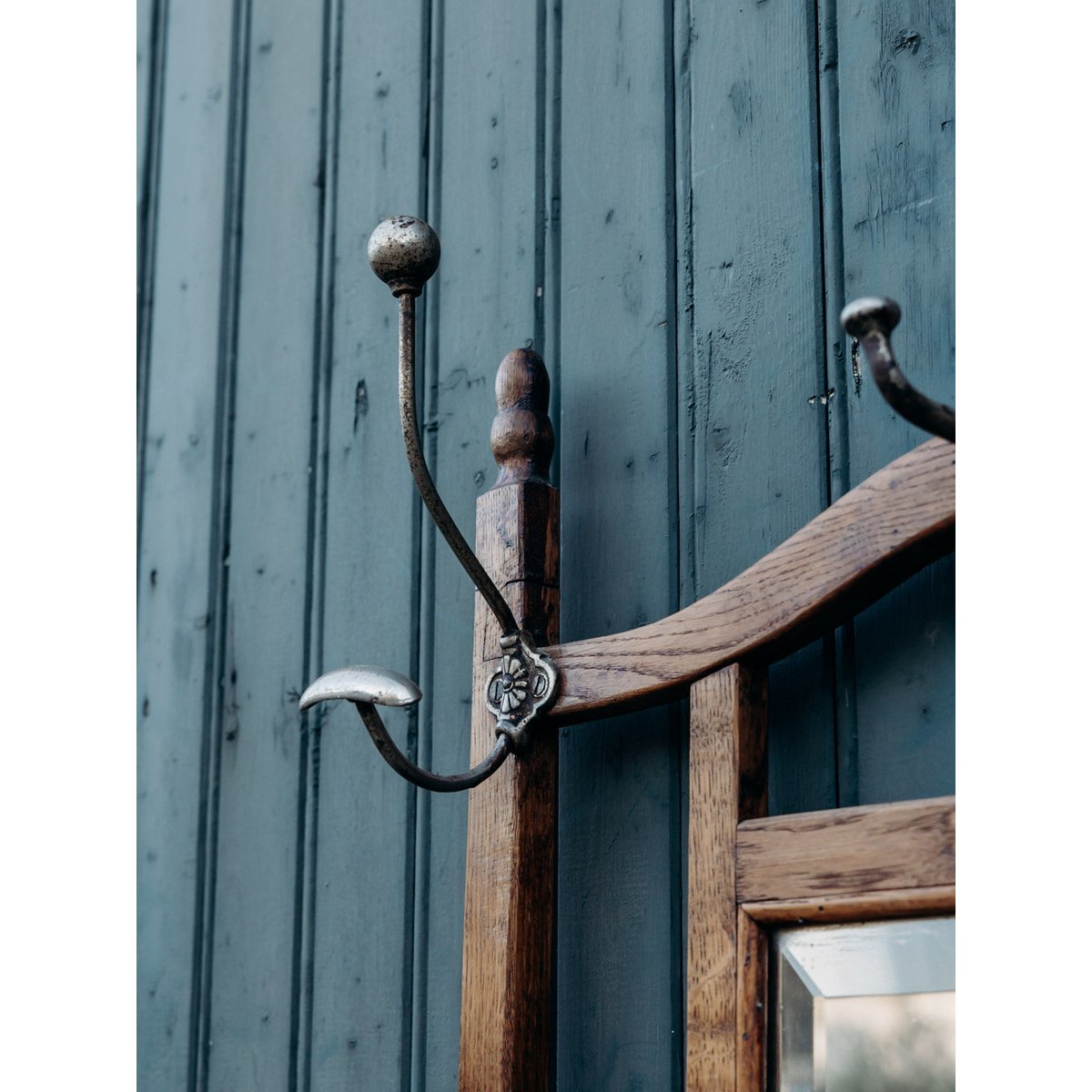 Grand porte-manteau en bois Max N°214 - Bon état bois foncé, DEBONGOUT