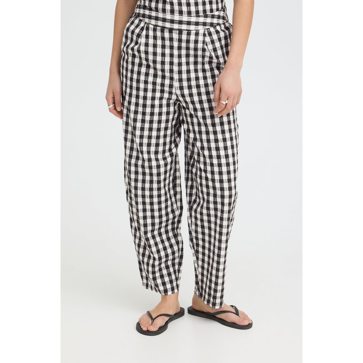 Pantalons coupe droite, longueur cheville, motif vichy black/white check, ICHI