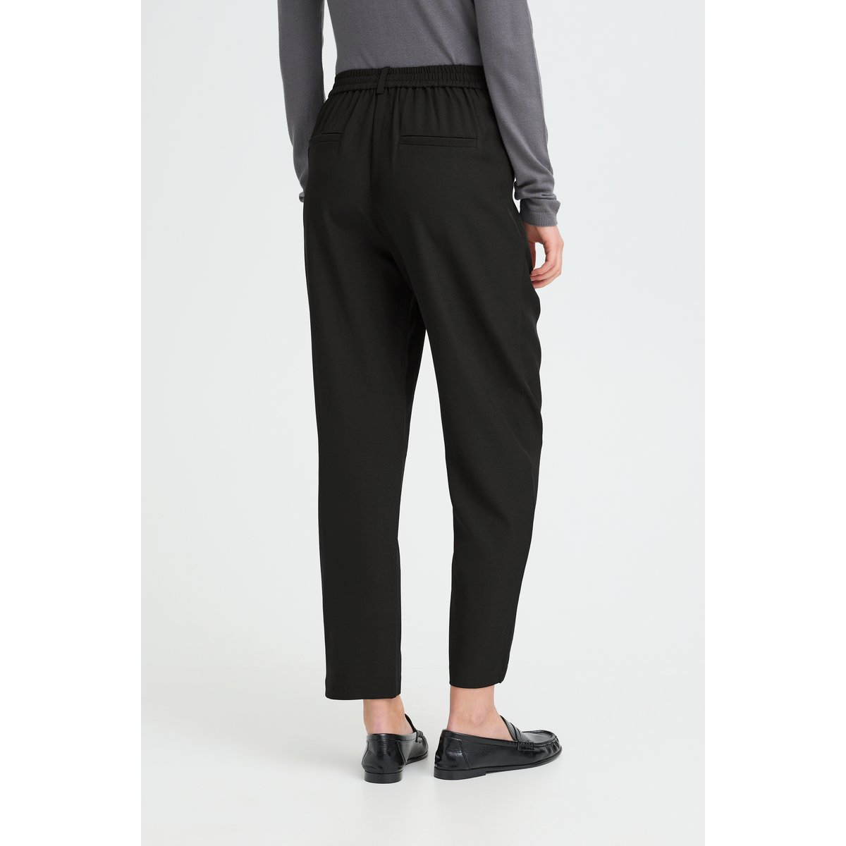 Pantalon coupe droite avec plis et poches devant noir, ICHI