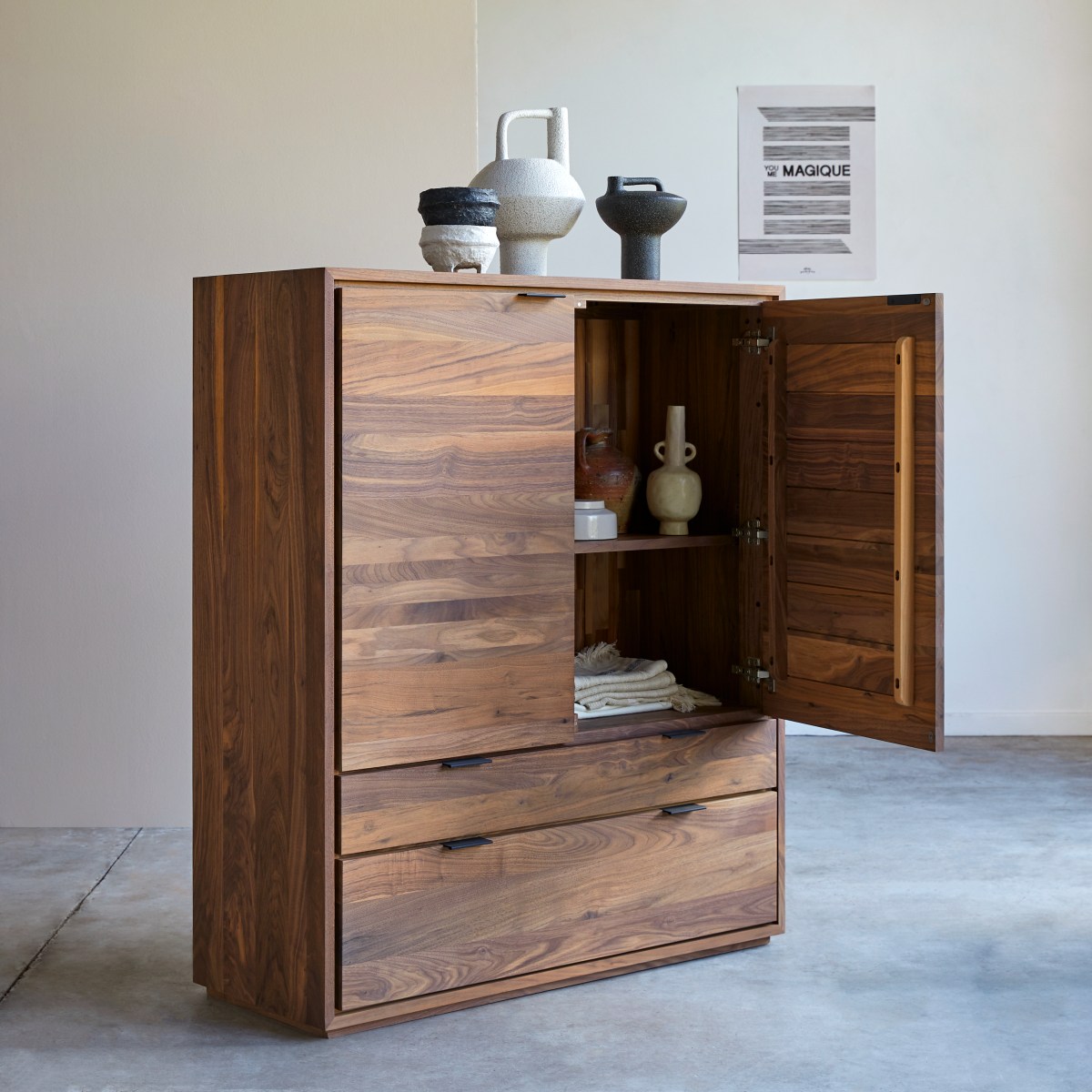 Armoire en Noyer massif, SENSON marron, TIKAMOON
