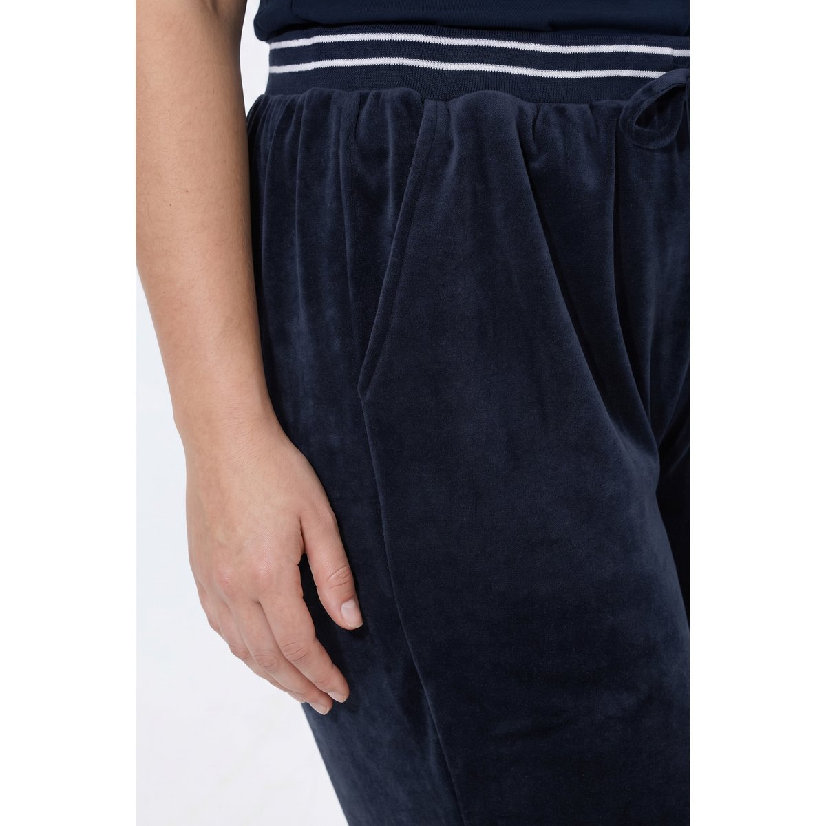 Pantalon de jogging en velours marine, ULLA POPKEN