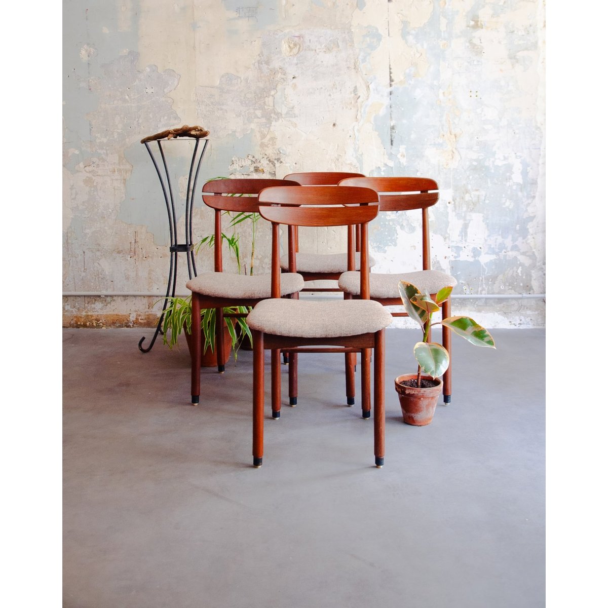 Lot de 4 chaises grain de café Alma N°1534 - Bon état beige, DEBONGOUT