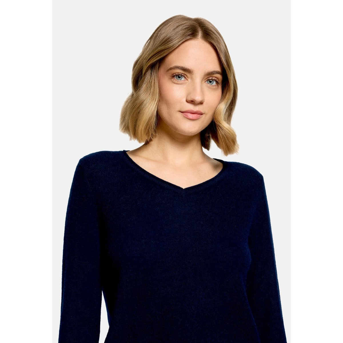 Pull en cachemire à encolure en v dark sky, BETTY BARCLAY