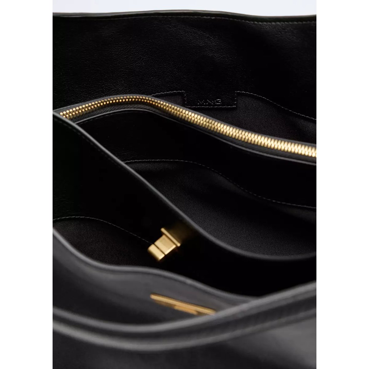 Sac cabas en cuir avec breloque et miroir noir, MANGO