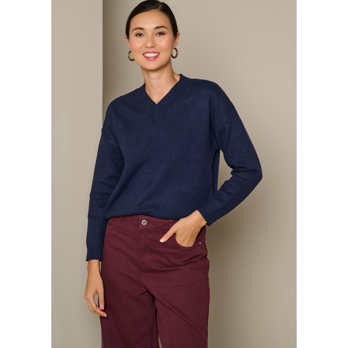 Pull col V en maille bleu marine, LOLALIZA