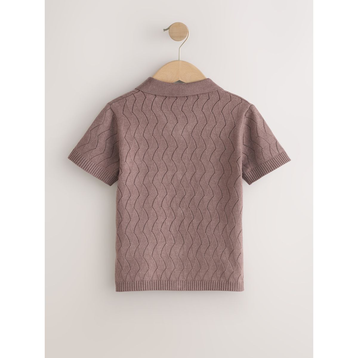 Polo en maille texturée avec col à revers marron chocolat, NEXT