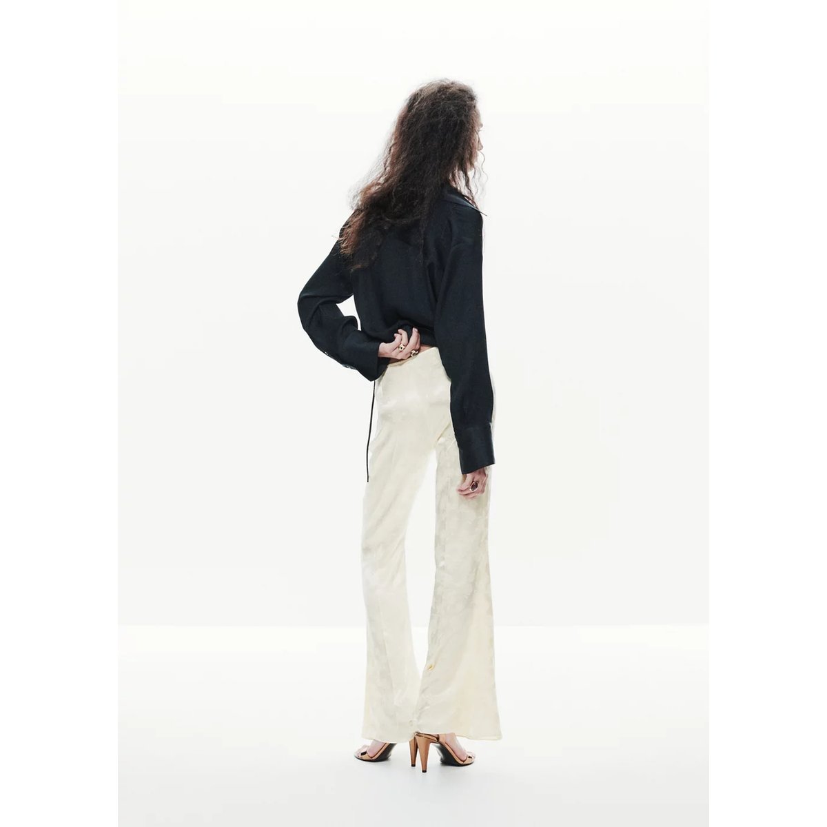 Pantalon flare en jacquard écru, MANGO