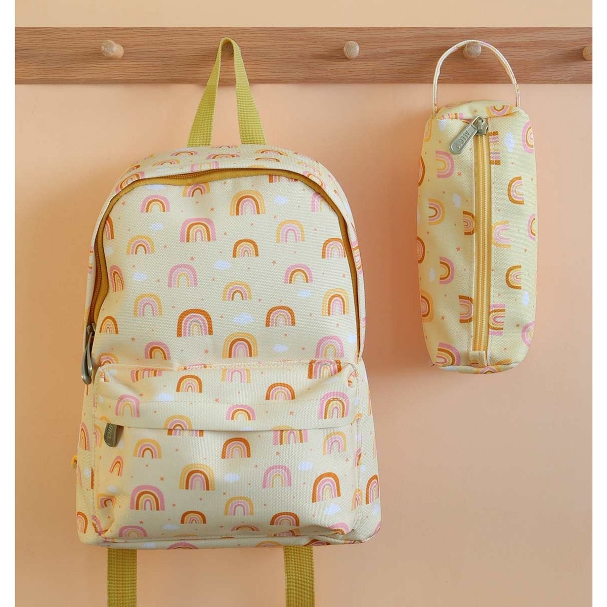 Trousse scolaire enfant avec poignée jaune arc en ciel, A LITTLE LOVELY COMPANY