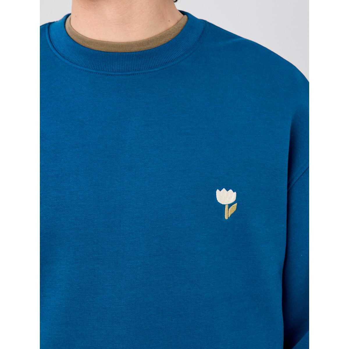 Sweat broderie poitrine bleu foncé, BZB