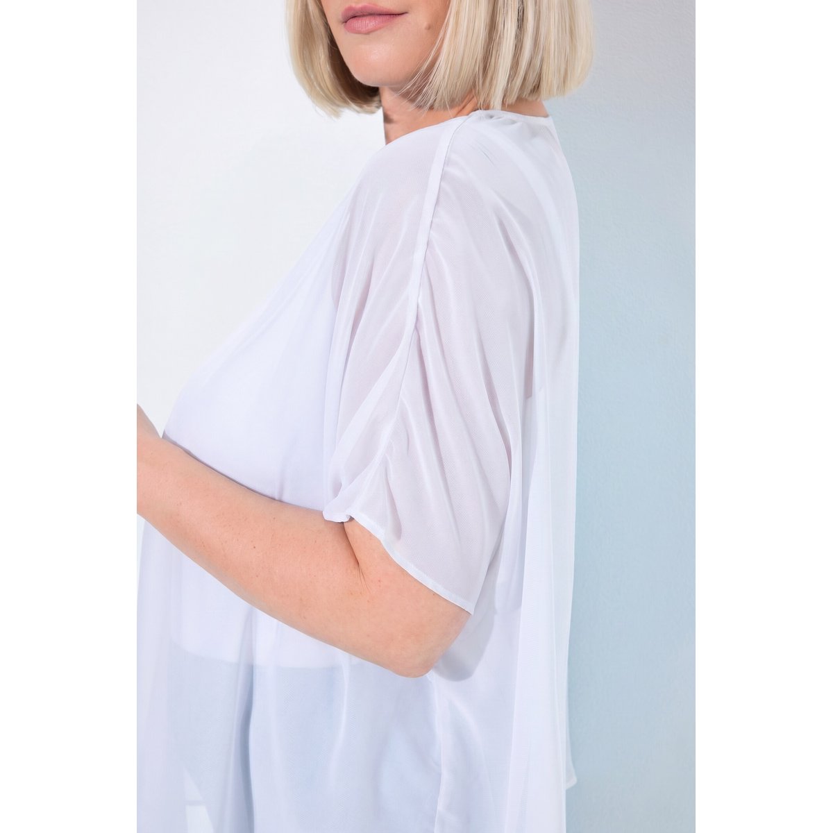 Blouse oversize en mousseline. Col rond et blanc neige, ULLA POPKEN