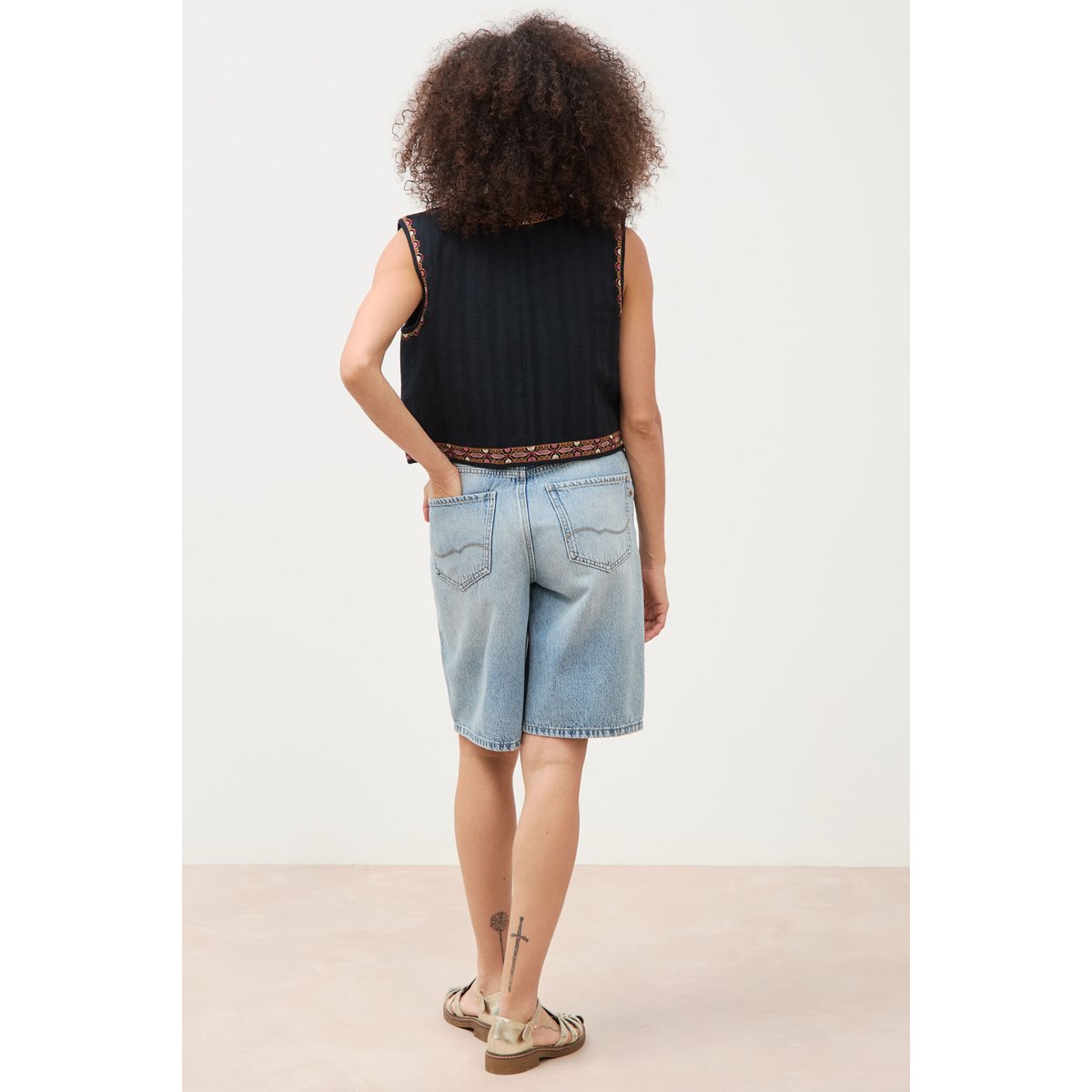 Gilet droit court sans manches doublé noir, BONOBO