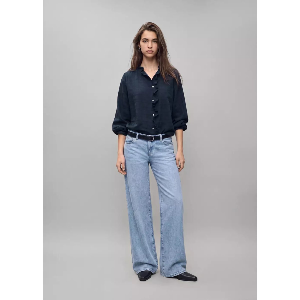 Blouse texturée avec détail à volant bleu marine, MANGO TEEN