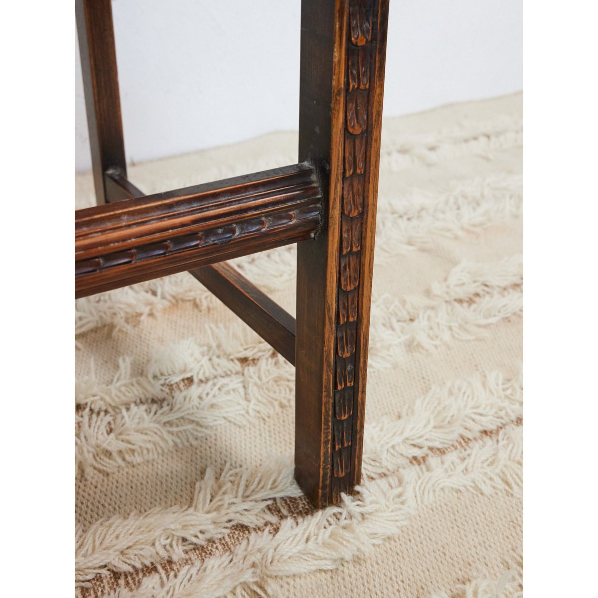 Paire de chaises bretonnes Claude N°1343 - Bon état bois foncé, DEBONGOUT