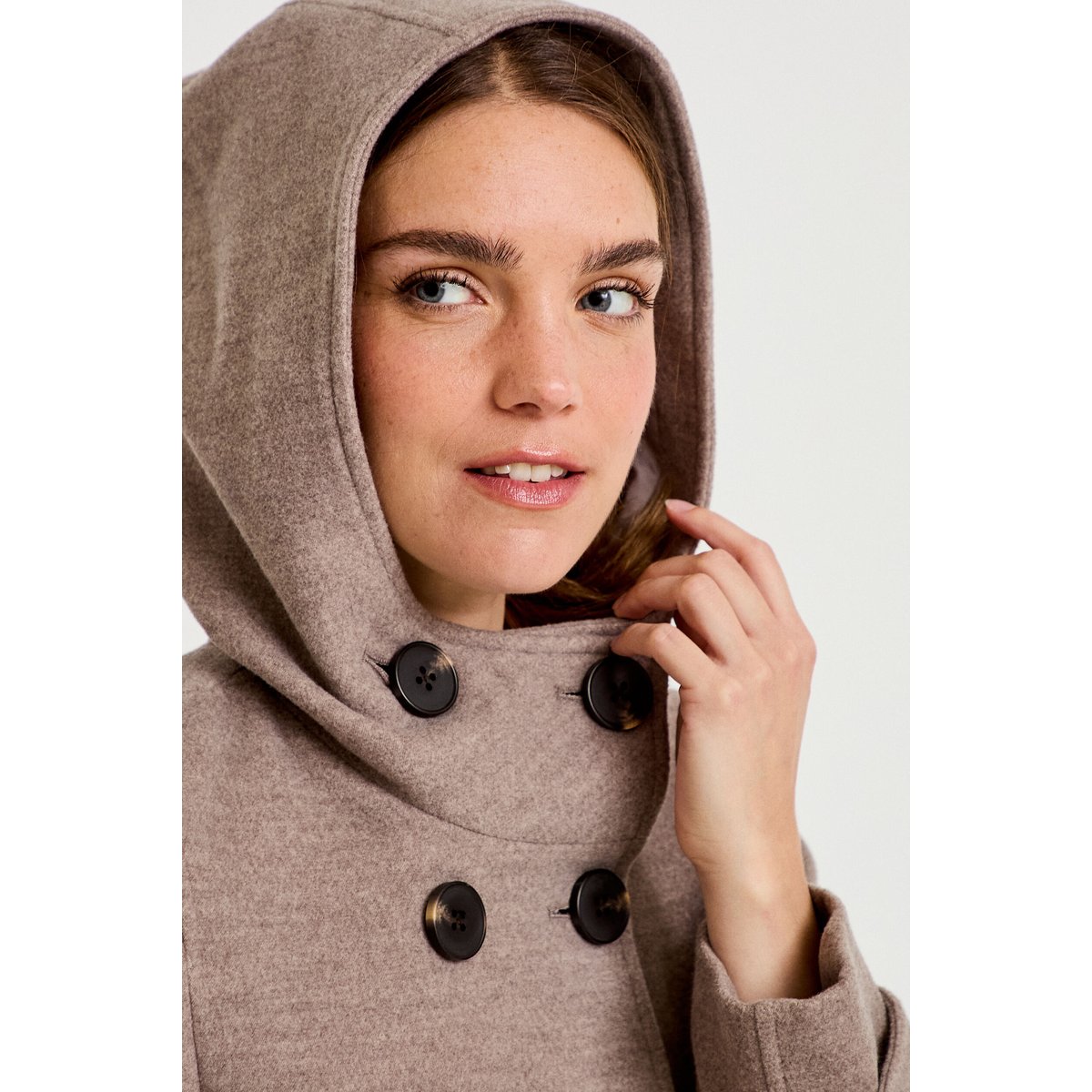 Manteau ajusté 3/4 à capuche taupe, CACHE CACHE