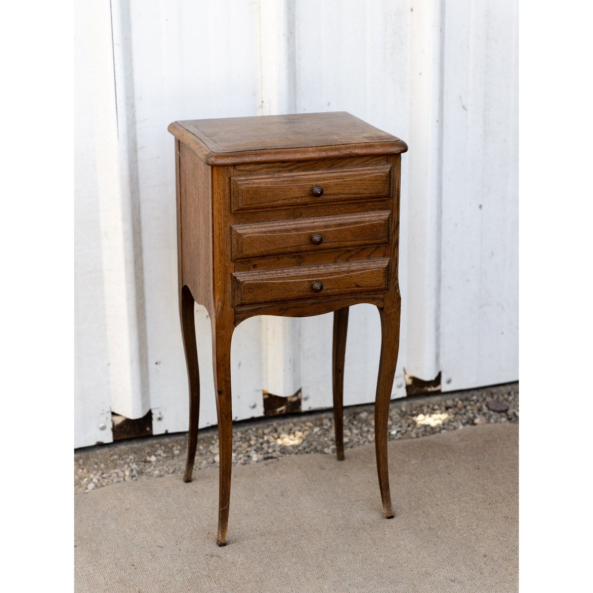 Table de chevet en bois Odile N°1499 - Bon état bois foncé, DEBONGOUT
