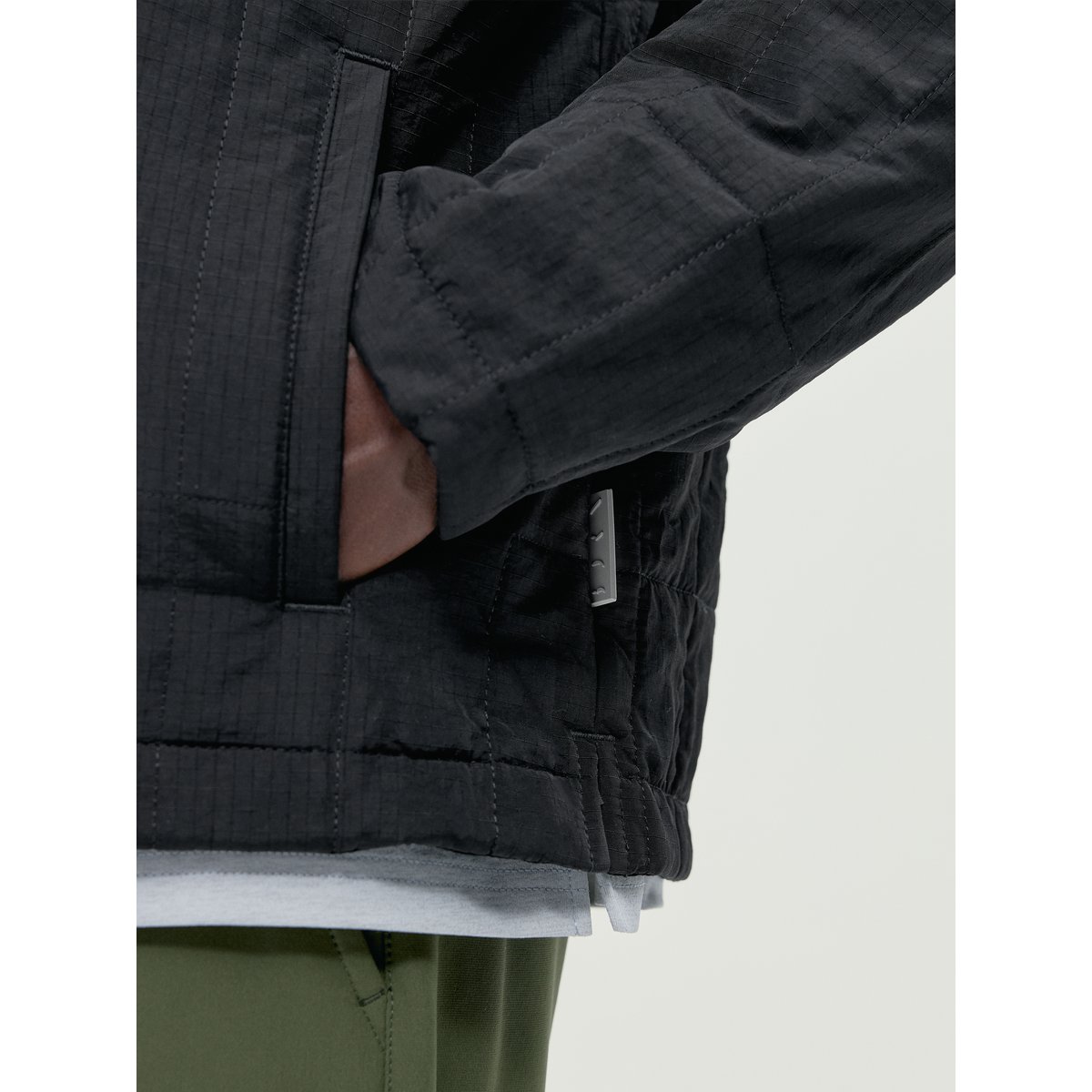 Manteau de sport homme Misuri Toucher doux fermeture éclair noir profond, BORN