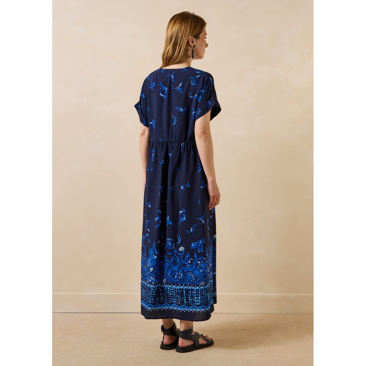Robe longue ample col V à imprimé bleu, LA FEE MARABOUTEE