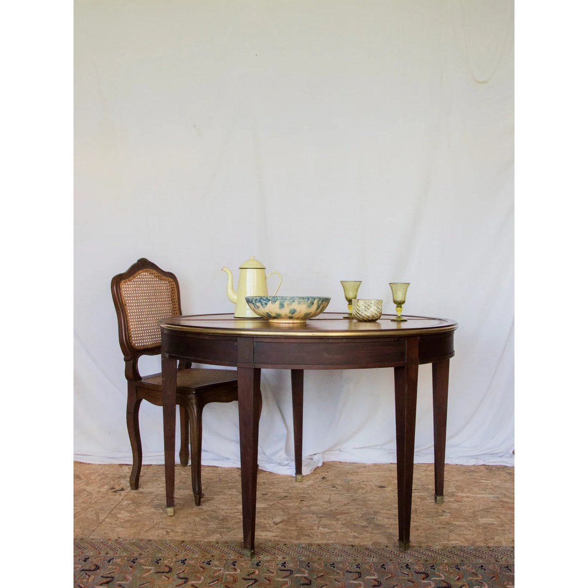 Table à manger demi-lune en cuir Romy N°651 - Bon état bois foncé, DEBONGOUT