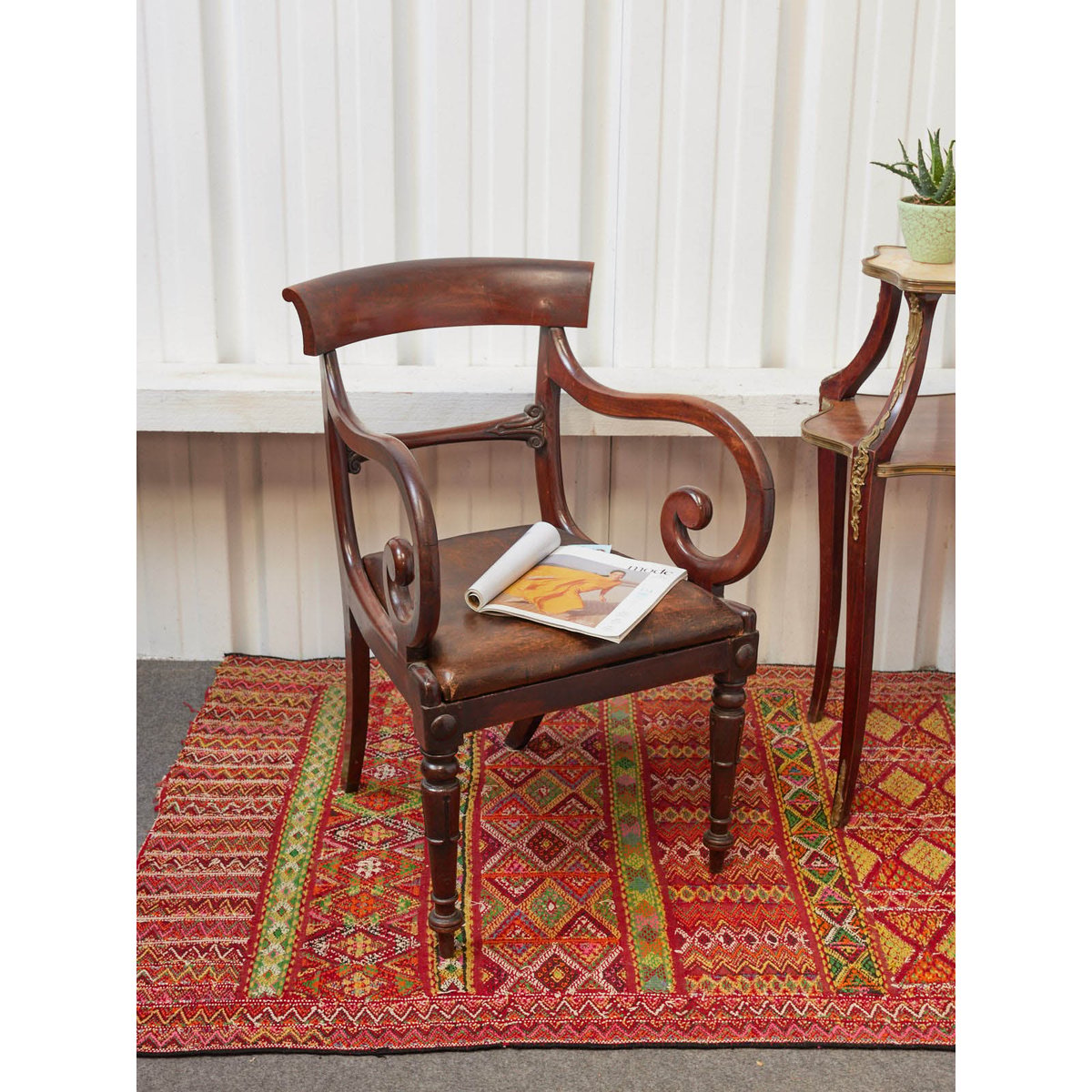 Fauteuil en cuir Ernest N°1079 - Bon état marron, DEBONGOUT