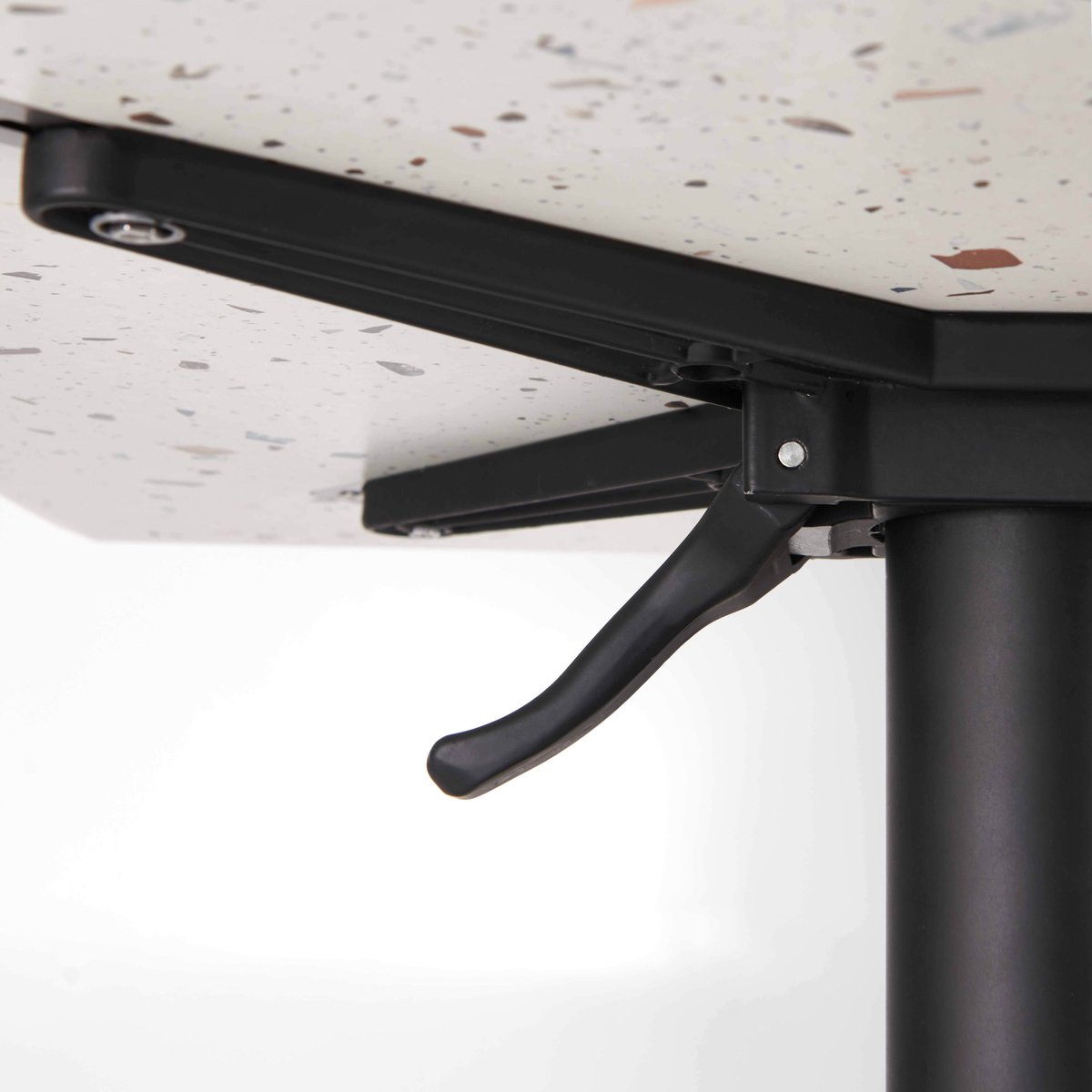 Table 60x60 cm inclinable stratifiée avec pied noir et chaises en métal, OPERA gris anthracite, OVIALA